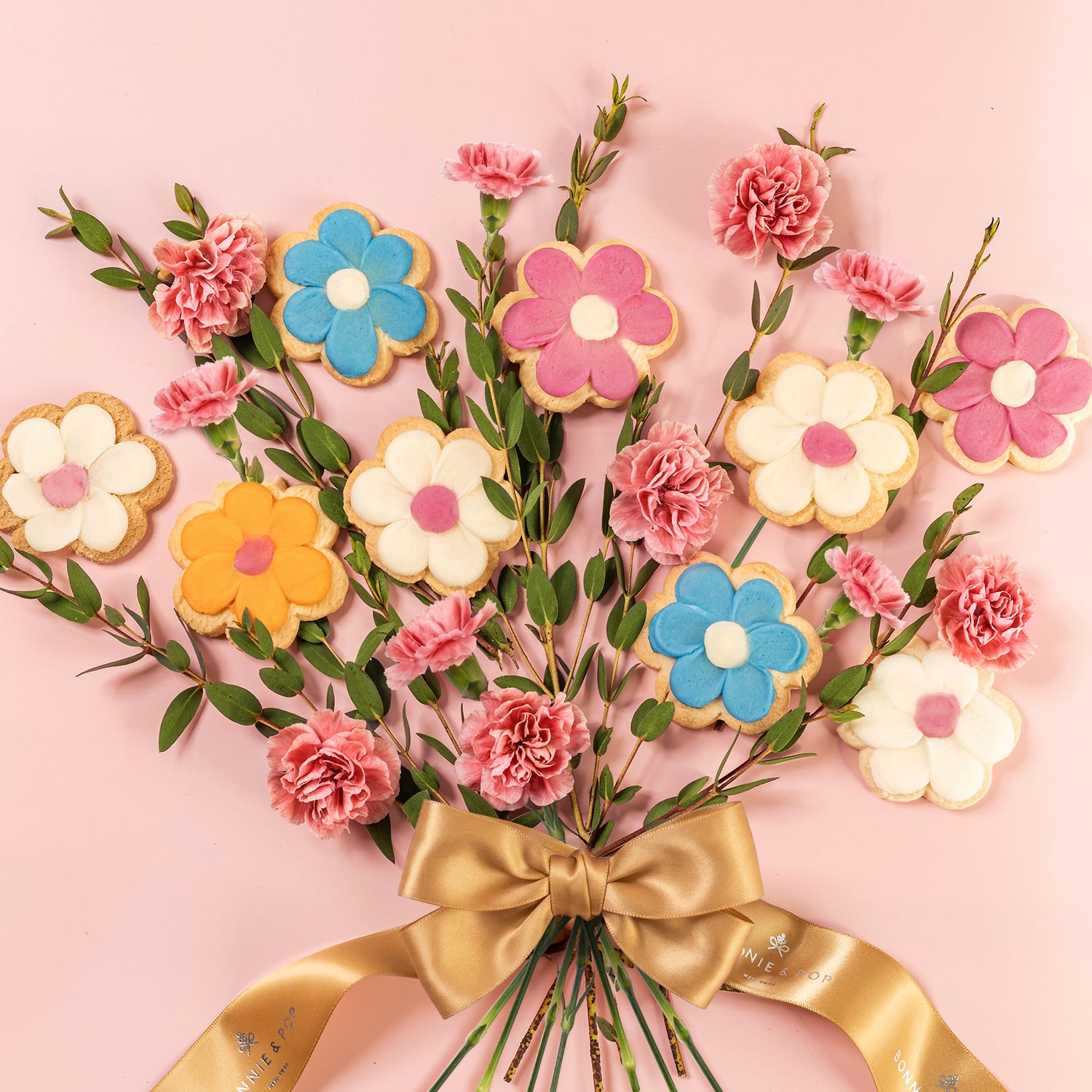 Cookie Gift – Flower-Shaped Shortbread Cookies in Blue Tin
