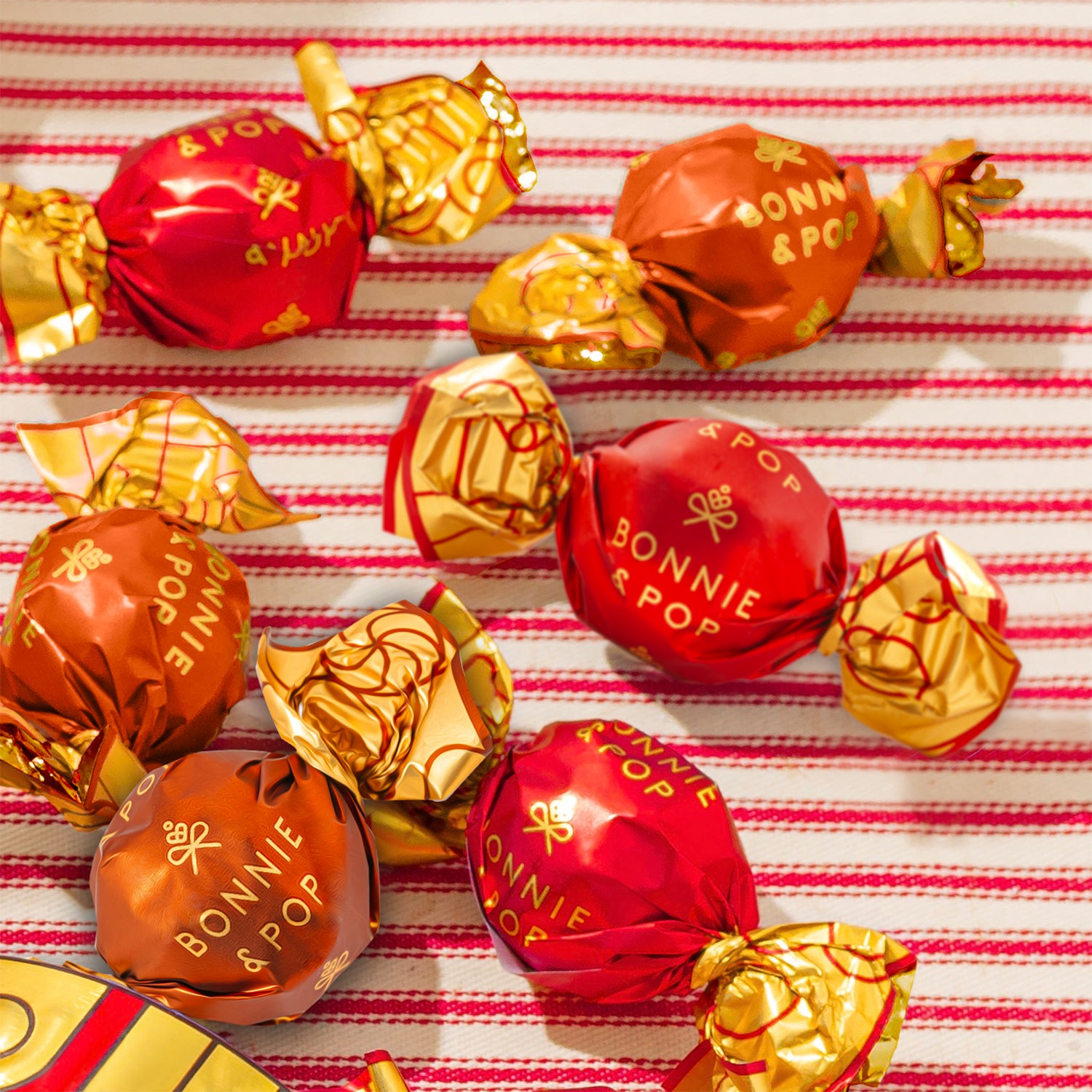 Christmas Gift – Gold Gingerbread Tin Filled with Festive Red & Gold Bon Bons
