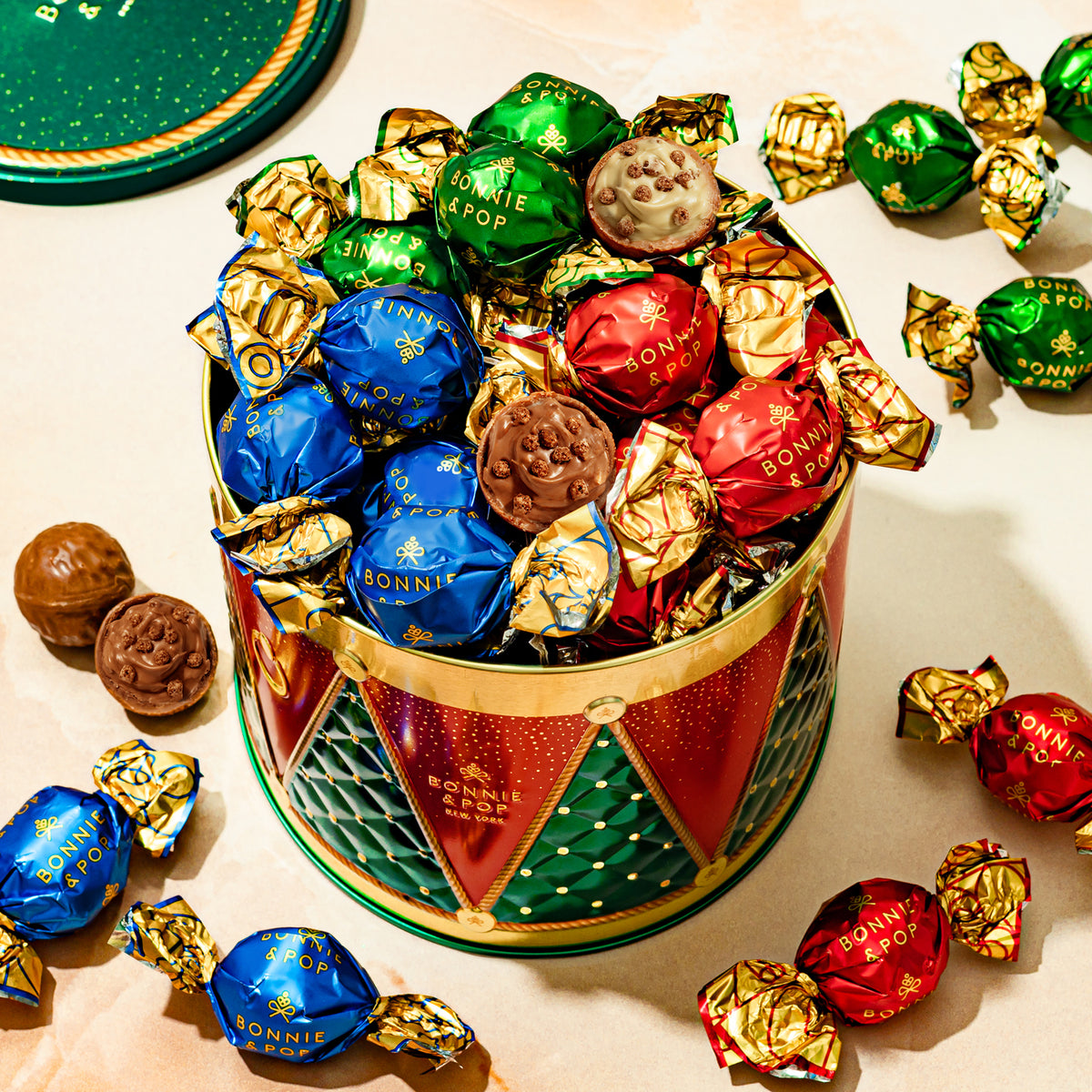 Christmas Chocolate Bon Bons Gift Tin – Hazelnut, Milk & Pistachio