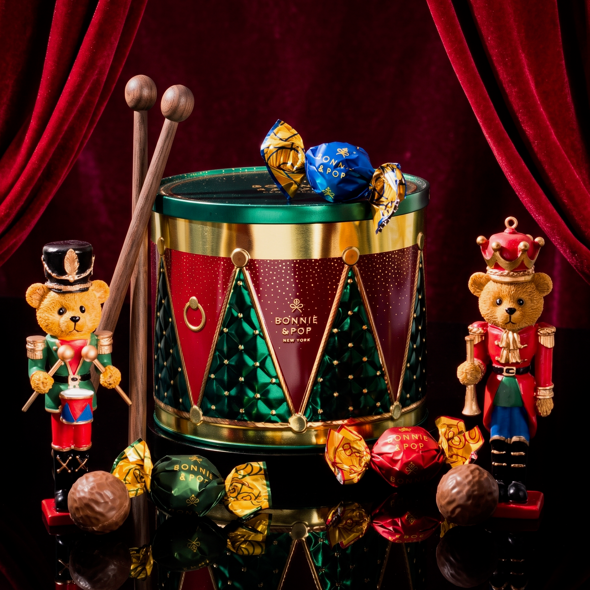 Christmas Chocolate Bon Bons Gift Tin – Hazelnut, Milk & Pistachio