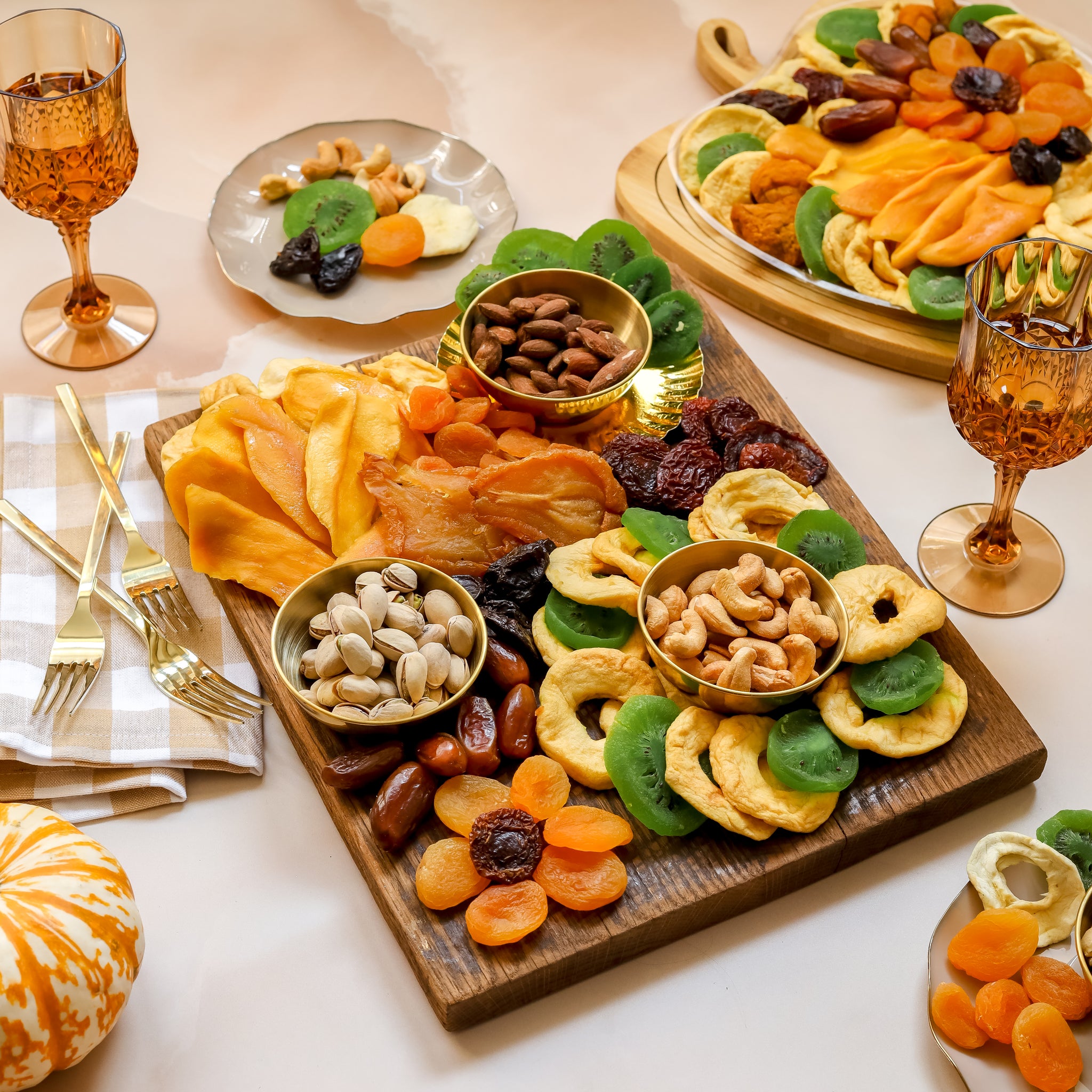 Dried Fruit Gift Basket in Convertible Wooden Tray – Healthy & Elegant Fruit Gift