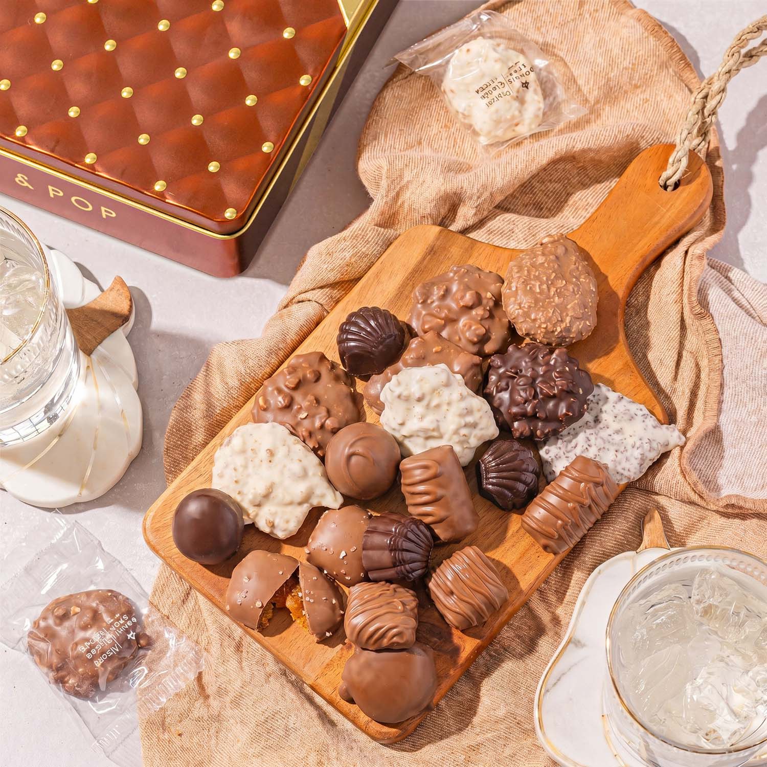 Gourmet Chocolate Gift Box – Elegant Bow Tin with Belgian Truffles